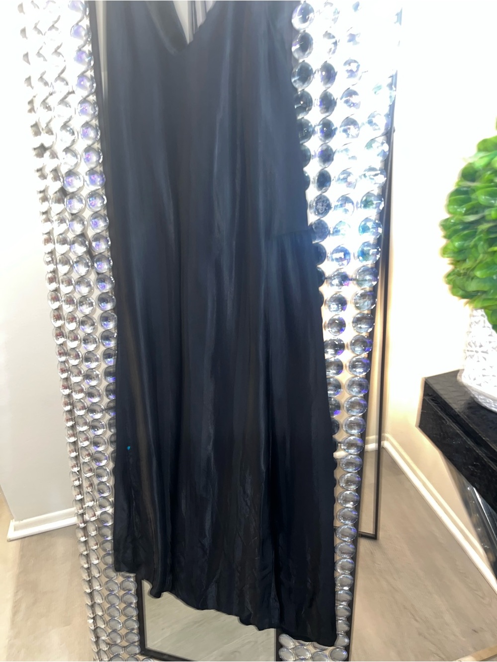 Beautiful Women’s Topshop black satin maxi dress size 6